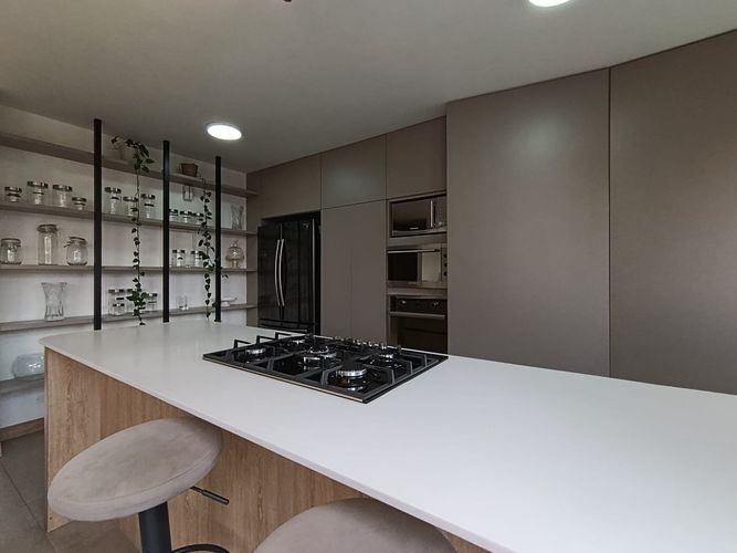 Apartamento de 3 alcobas en arriendo en El Poblado, Medellín, 195 m² · foto 9 de 20