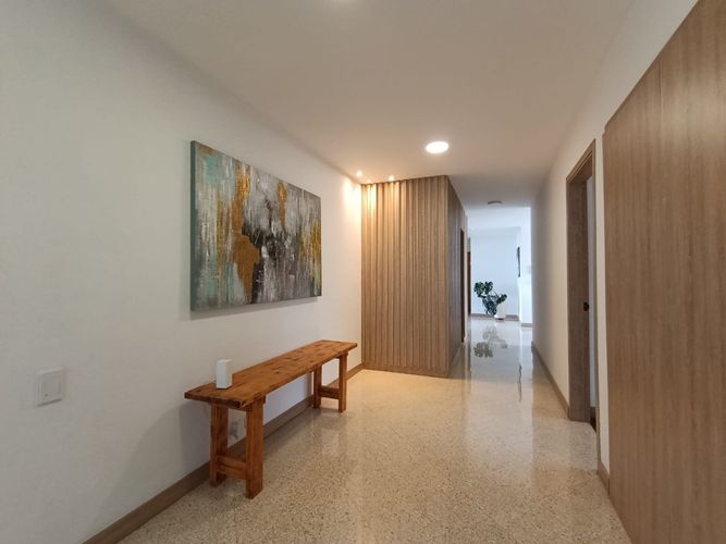Apartamento de 3 alcobas en arriendo en El Poblado, Medellín, 195 m² · foto 12 de 20