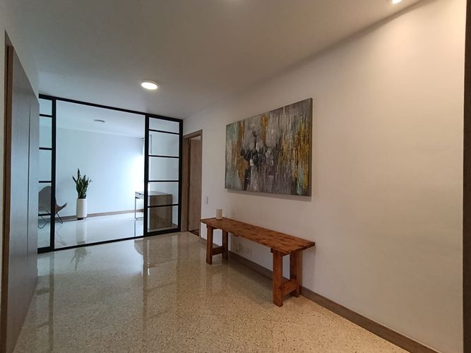 Apartamento de 3 alcobas en arriendo en El Poblado, Medellín, 195 m² · foto 13 de 20