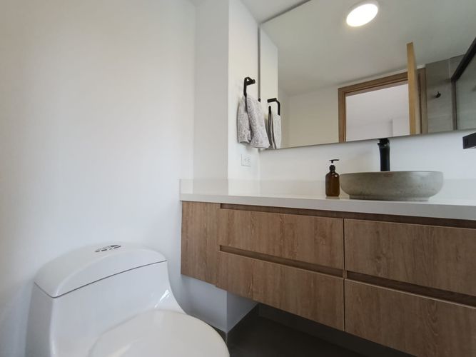 Apartamento de 3 alcobas en arriendo en El Poblado, Medellín, 195 m² · foto 16 de 20