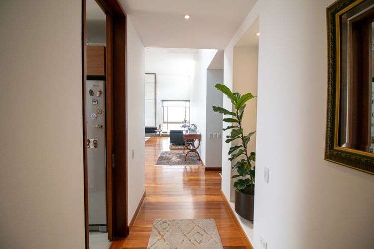 Apartamento de 3 alcobas en venta en Cerros De Niza, Bogotá, 192 m² · foto 6 de 24