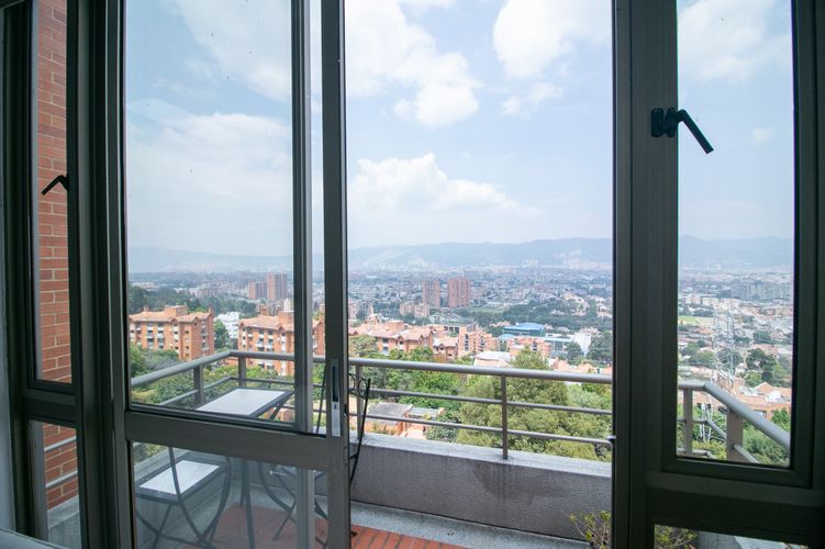 Apartamento de 3 alcobas en venta en Cerros De Niza, Bogotá, 192 m² · foto 9 de 24