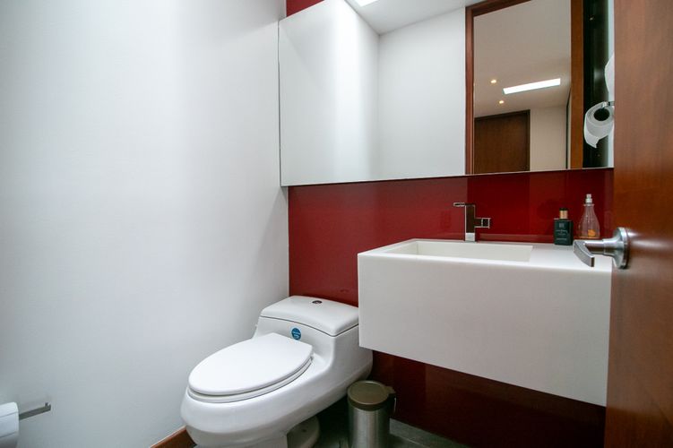 Apartamento de 3 alcobas en venta en Cerros De Niza, Bogotá, 192 m² · foto 12 de 24