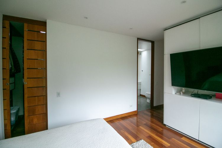 Apartamento de 3 alcobas en venta en Cerros De Niza, Bogotá, 192 m² · foto 15 de 24