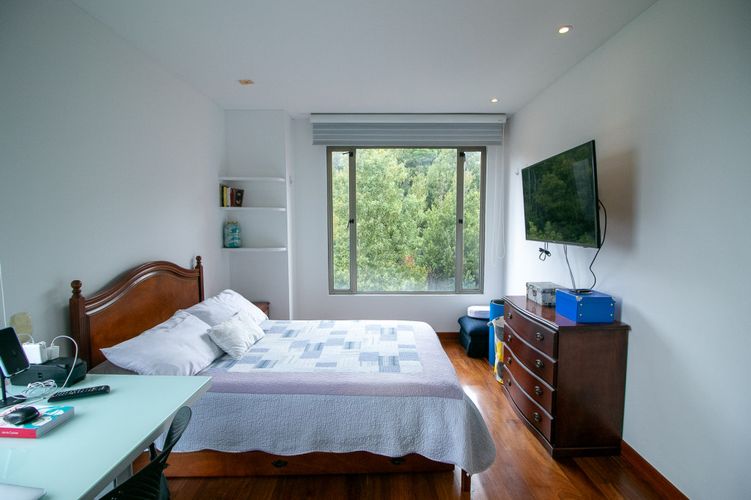 Apartamento de 3 alcobas en venta en Cerros De Niza, Bogotá, 192 m² · foto 18 de 24