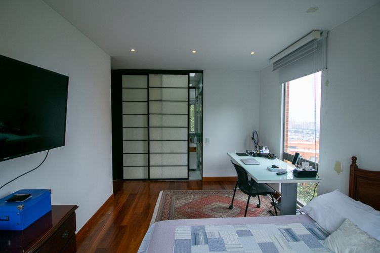 Apartamento de 3 alcobas en venta en Cerros De Niza, Bogotá, 192 m² · foto 19 de 24