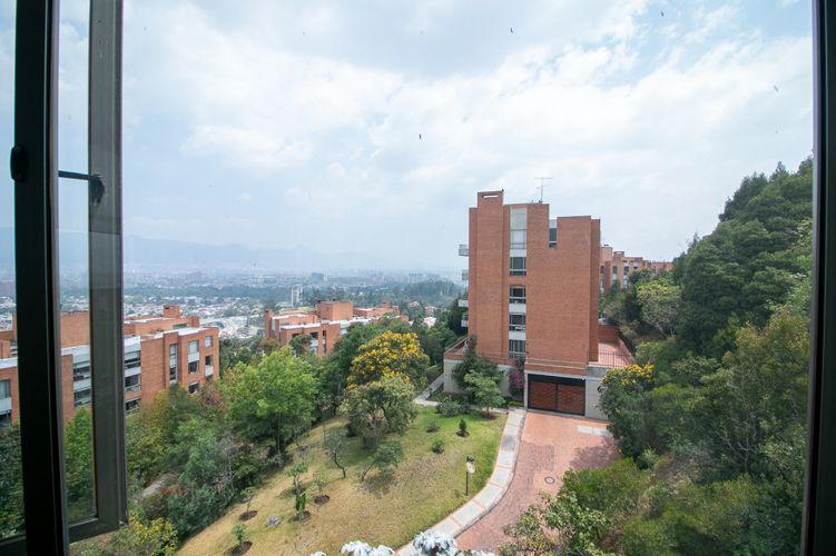 Apartamento de 3 alcobas en venta en Cerros De Niza, Bogotá, 192 m² · foto 20 de 24