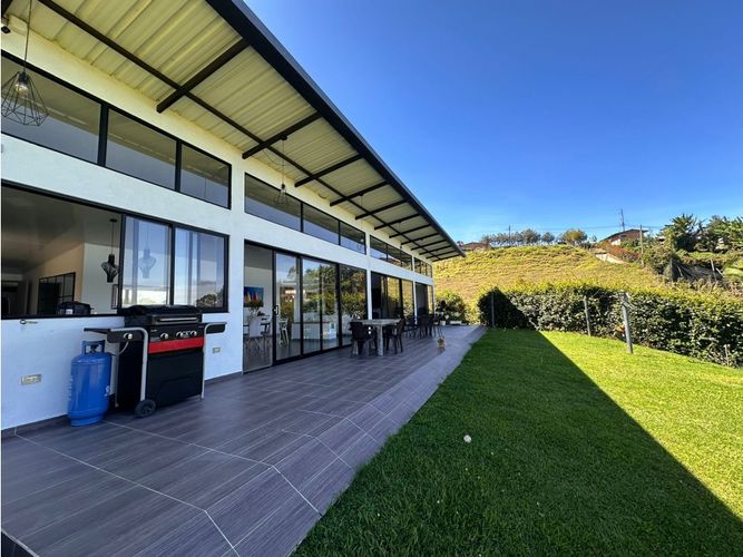 Finca en venta en El Carmen De Viboral, El Carmen de Viboral, 380 m² · foto 11 de 24