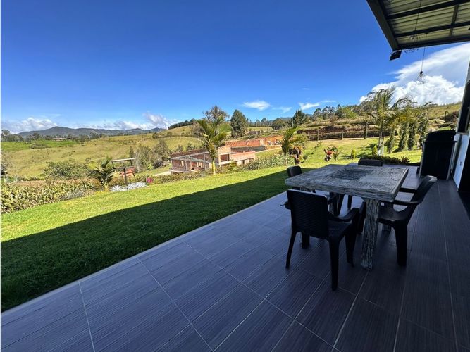 Finca en venta en El Carmen De Viboral, El Carmen de Viboral, 380 m² · foto 22 de 24