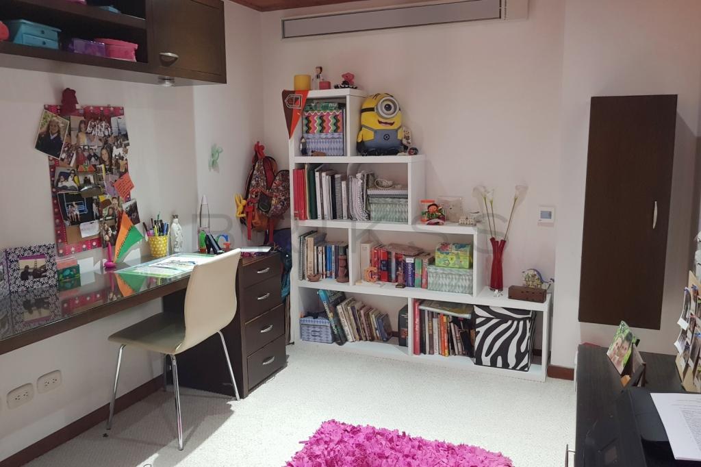 Apartamento en venta en El Refugio, Bogotá · foto 8 de 11