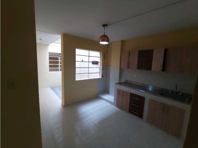 Apartamento de 5 alcobas en arriendo en Berlin, Medellín, 110 m² · foto 2 de 24