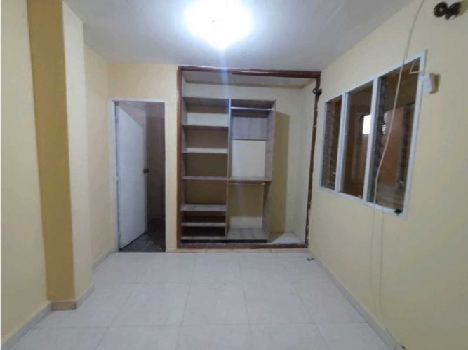 Apartamento de 5 alcobas en arriendo en Berlin, Medellín, 110 m² · foto 3 de 24