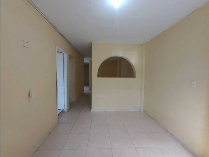 Apartamento de 5 alcobas en arriendo en Berlin, Medellín, 110 m² · foto 10 de 24
