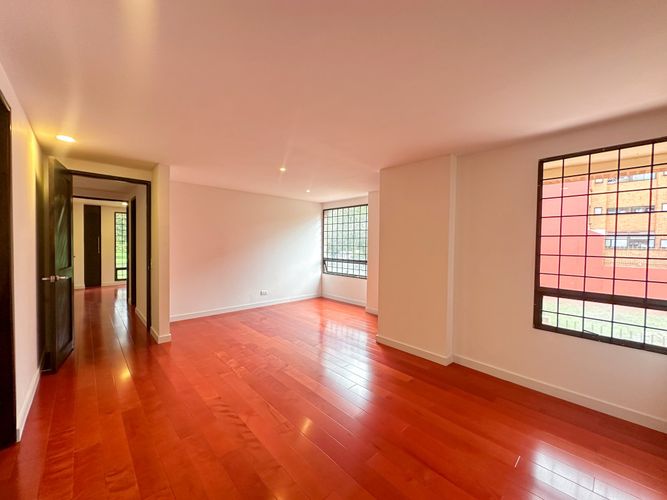 Apartamento de 2 alcobas en venta en Santa Barbara Central, Bogotá, 95 m² · foto 11 de 15