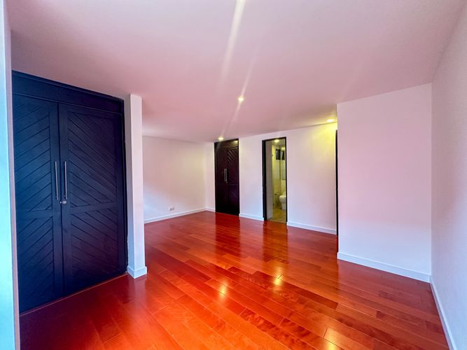 Apartamento de 2 alcobas en venta en Santa Barbara Central, Bogotá, 95 m² · foto 13 de 15