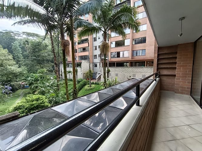 Apartamento de 3 alcobas en arriendo en El Poblado, Medellín, 129 m² · foto 4 de 20