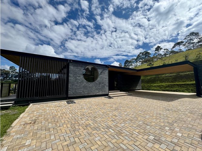 Casa de 3 alcobas en venta en Pantanillo, El Retiro, 345 m² · foto 2 de 20