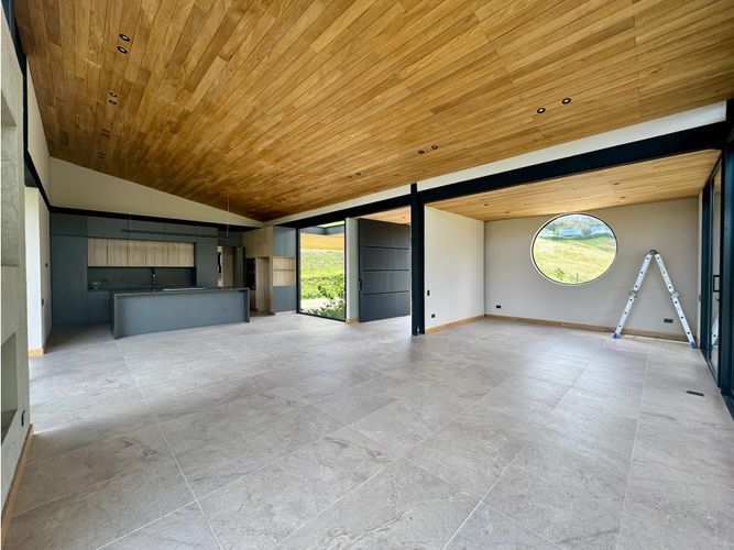 Casa de 3 alcobas en venta en Pantanillo, El Retiro, 345 m² · foto 3 de 20