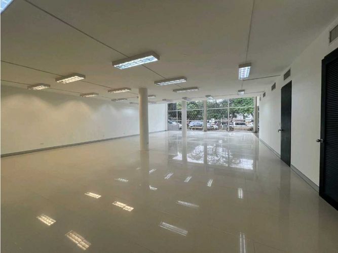 Local en arriendo en El Bosque, Cali, 450 m² · foto 6 de 24