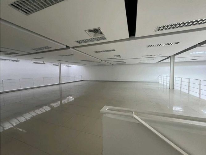 Local en arriendo en El Bosque, Cali, 450 m² · foto 7 de 24