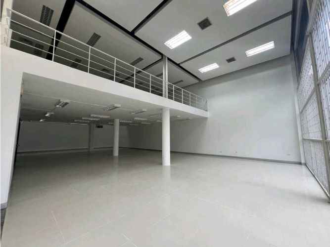 Local en arriendo en El Bosque, Cali, 450 m² · foto 11 de 24