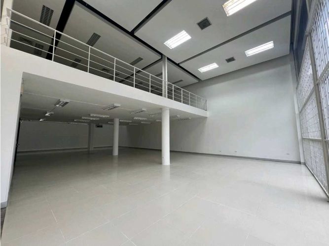 Local en arriendo en El Bosque, Cali, 450 m² · foto 17 de 24