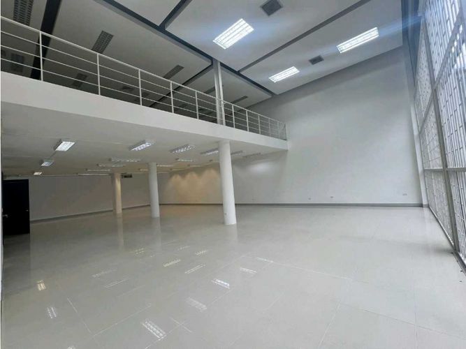 Local en arriendo en El Bosque, Cali, 450 m² · foto 21 de 24