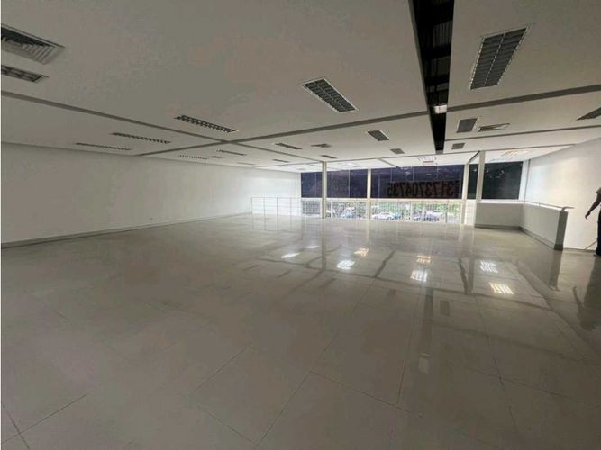 Local en arriendo en El Bosque, Cali, 450 m² · foto 23 de 24