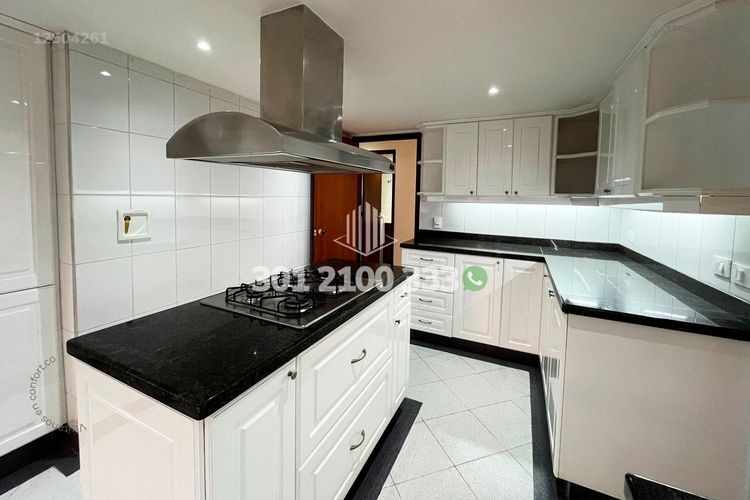 Apartamento de 3 alcobas en arriendo en Los Parra, Medellín, 256 m² · foto 9 de 24
