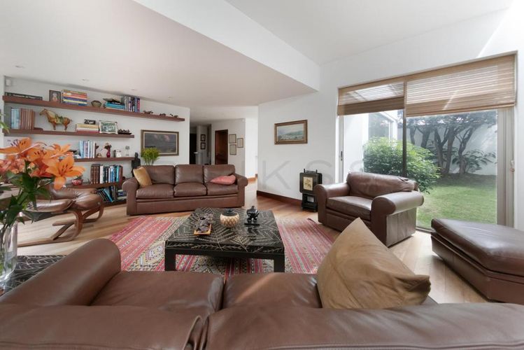 Casa en venta en Santa Barbara Alta, Bogotá · foto 3 de 24