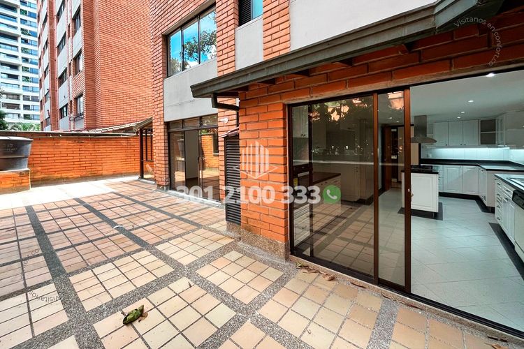 Apartamento de 3 alcobas en arriendo en Los Parra, Medellín, 256 m² · foto 14 de 24