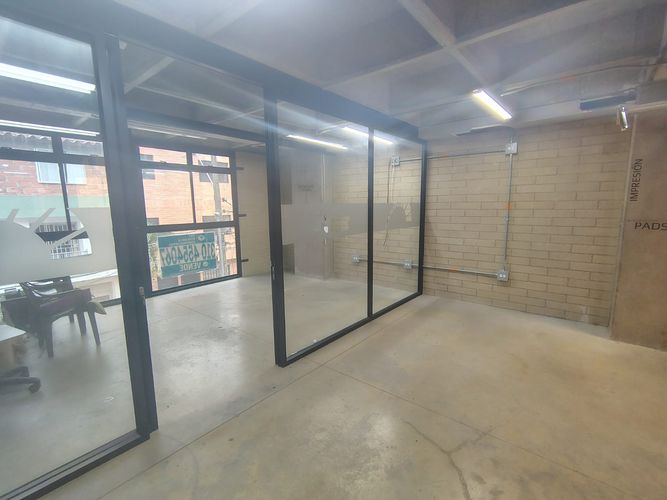 Bodega en venta en Santa Fe, Medellín, 322 m² · foto 12 de 13