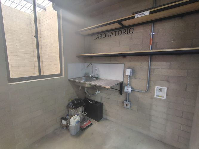 Bodega en venta en Santa Fe, Medellín, 322 m² · foto 11 de 13
