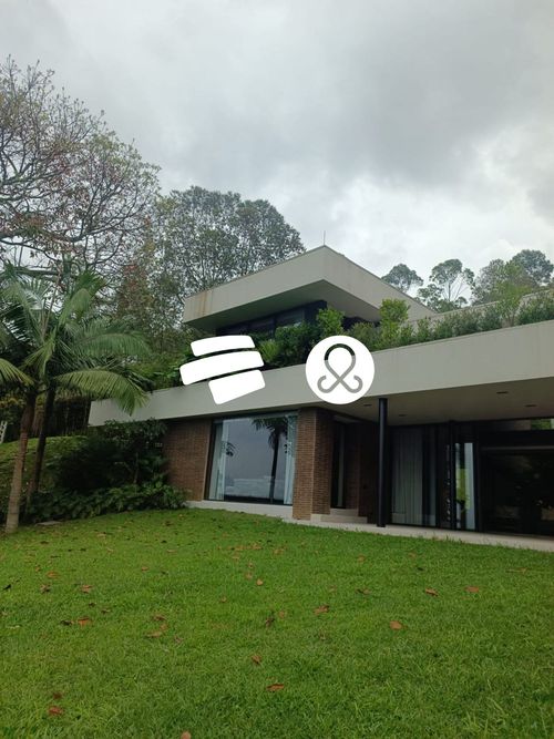 Casa de 4 alcobas en venta en Zona Centro, Envigado, 1870 m² · foto 5 de 23