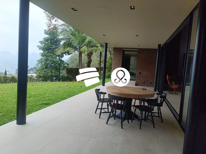 Casa de 4 alcobas en venta en Zona Centro, Envigado, 1870 m² · foto 12 de 23