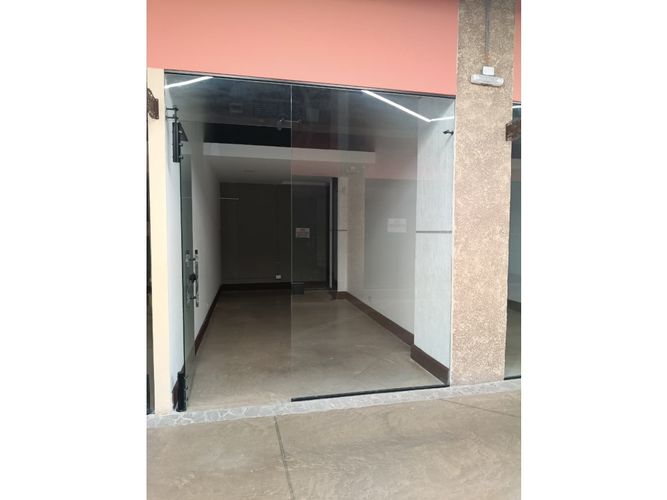 Local en arriendo en Colina Versalles, Girón, 28 m² · foto 4 de 10