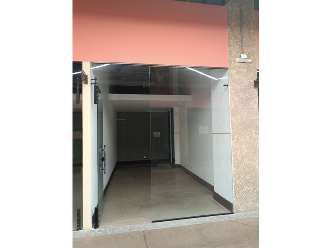 Local en arriendo en Colina Versalles, Girón, 28 m² · foto 5 de 10
