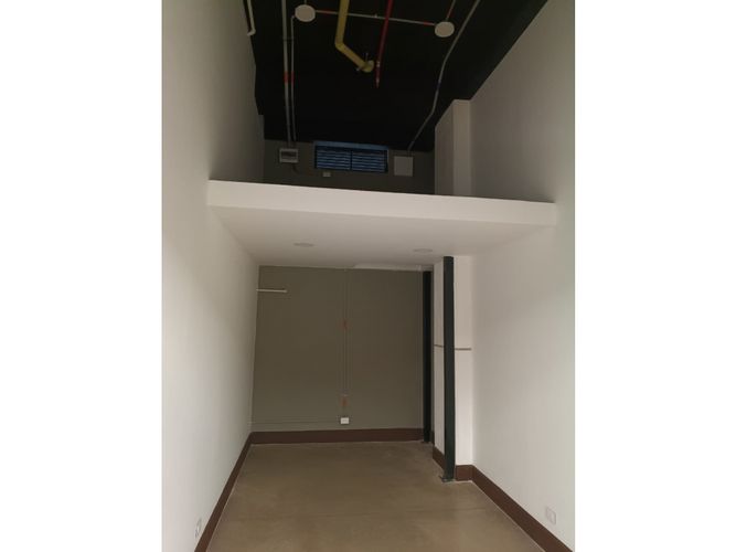 Local en arriendo en Colina Versalles, Girón, 28 m² · foto 8 de 10