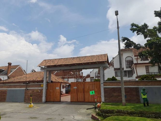 Casa de 4 alcobas en venta en San Jose De Bavaria, Bogotá, 176 m² · foto 2 de 24