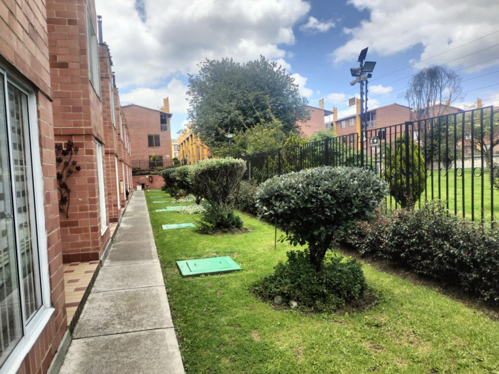 Casa en venta en Colina Campestre, Bogotá · foto 4 de 24