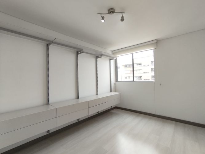 Apartamento de 2 alcobas en arriendo en El Poblado, Medellín, 106 m² · foto 4 de 20