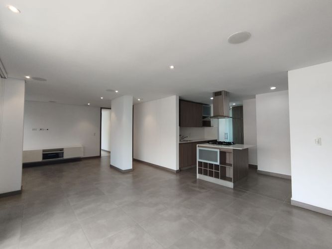 Apartamento de 2 alcobas en arriendo en El Poblado, Medellín, 106 m² · foto 8 de 20