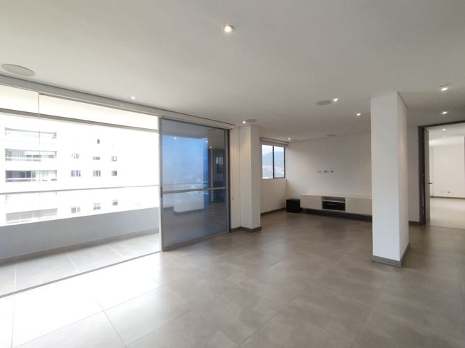 Apartamento de 2 alcobas en arriendo en El Poblado, Medellín, 106 m² · foto 9 de 20