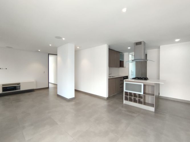 Apartamento de 2 alcobas en arriendo en El Poblado, Medellín, 106 m² · foto 10 de 20
