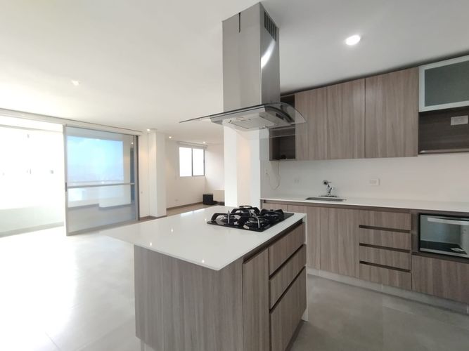 Apartamento de 2 alcobas en arriendo en El Poblado, Medellín, 106 m² · foto 13 de 20