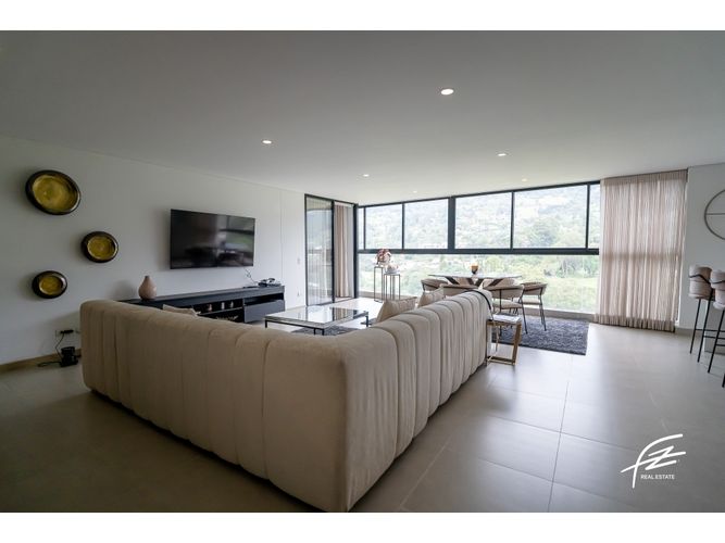 Apartamento de 3 alcobas en venta en Mesa, Envigado, 239 m² · foto 2 de 24