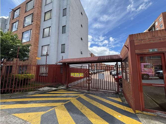 Apartamento en venta en La Campiña I Sector, Bogotá · foto 2 de 24