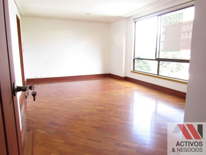 Apartamento de 4 alcobas en arriendo en Astorga, Medellín, 220 m² · foto 5 de 12