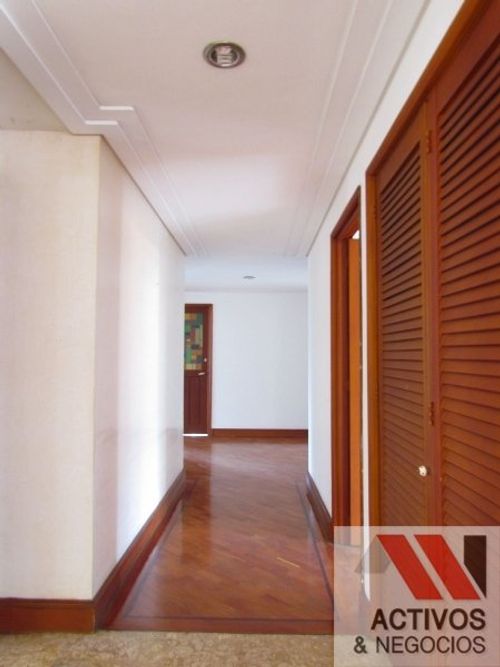 Apartamento de 4 alcobas en arriendo en Astorga, Medellín, 220 m² · foto 6 de 12
