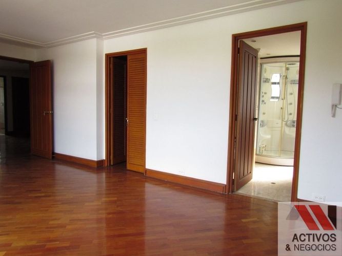Apartamento de 4 alcobas en arriendo en Astorga, Medellín, 220 m² · foto 7 de 12